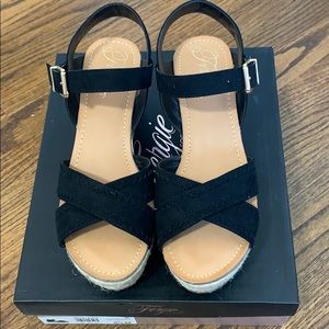 Fergie wedges Size 8.5 New In Box